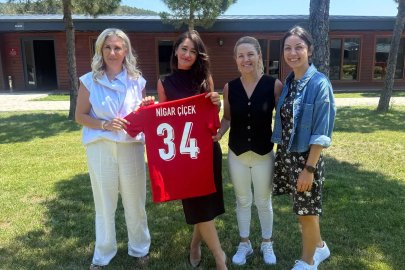 Avrupa’da Türk kadın futbolcular için yeni yapılanma... Avrupa'dan 'ay-yıldız'a uzanan kadın futbolu devrimi