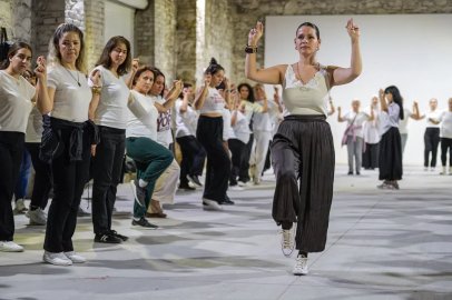 İzmir’de zeybek dersine yoğun ilgi