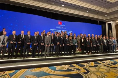 Kütahya Belediyesi’ne dijitalleşme projesi için plaket