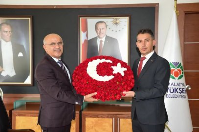 Malatyalı muhtarlardan Başkan Er'e hizmet teşekkürü